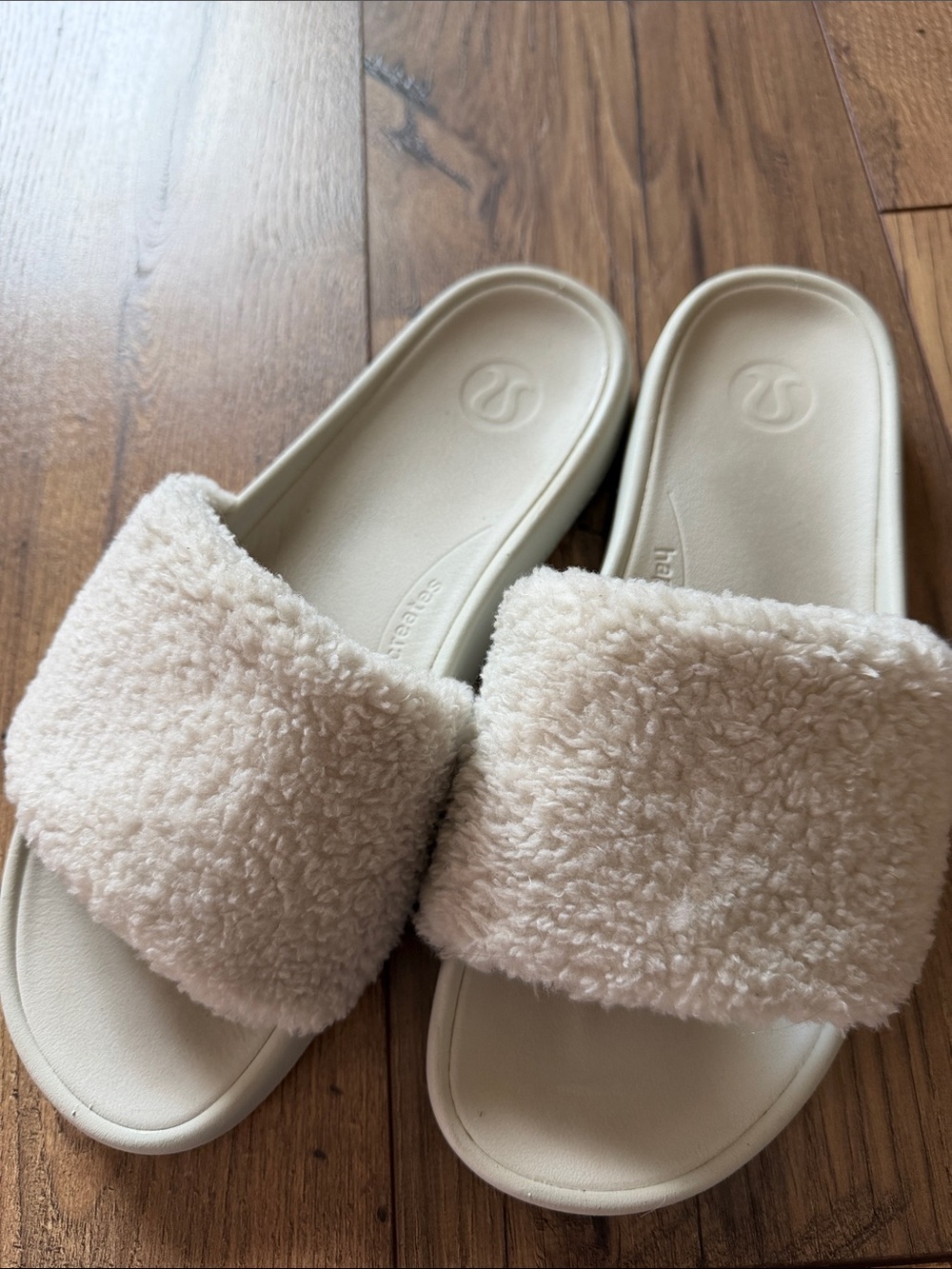 Lululemon Restfeel Fleece Sherpa Slides - Ivory / Cream - Women’s Size 10